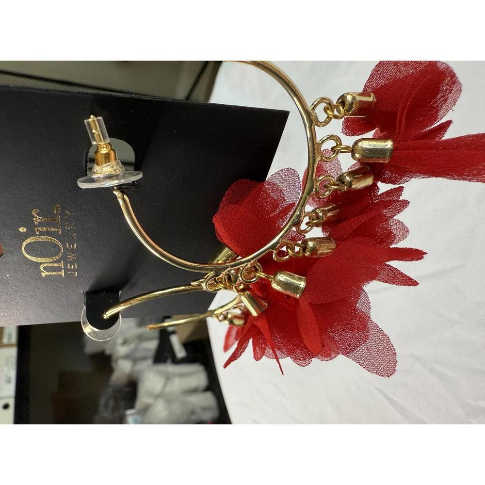 NWT nOir Jewelry Red Flower Hoop Earrings - Picture 4 of 8